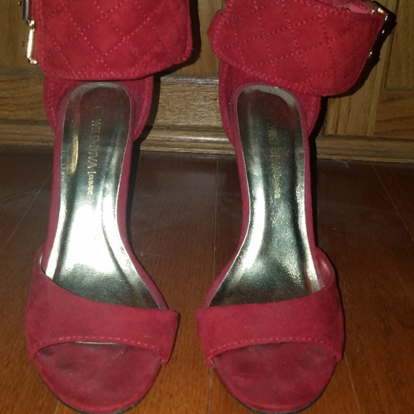 Sexy Red Heels - Picture 2 of 2